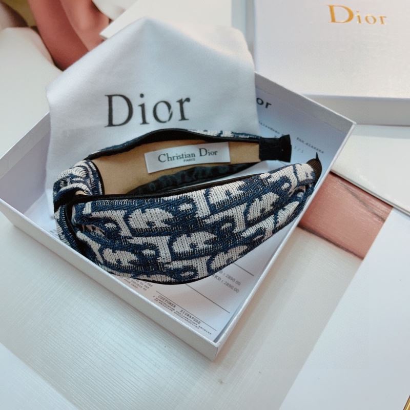 CHRISTIAN DIOR